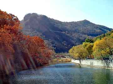 澳门二四六天天彩图库，泊君